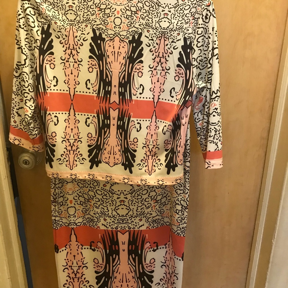 Two piece skirt set